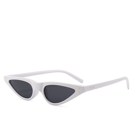 Small cat eye triangle sunglasses