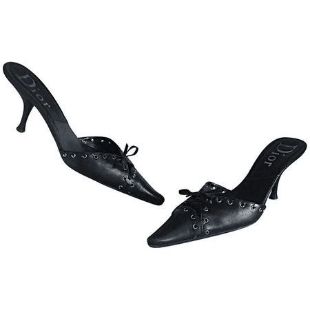 black leather pumps/heels