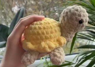 yellow shelled turtle crochet