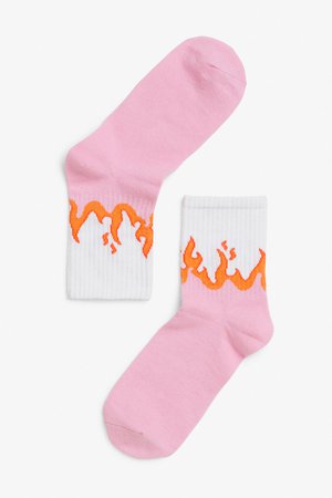 Sporty socks - Pink flames - Monki WW