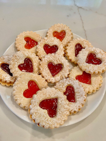 heart Linzier cookies