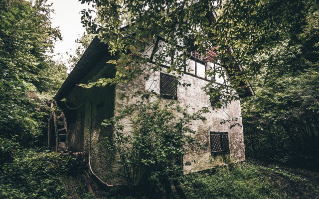 Free stock photo of Old house. - Reshot