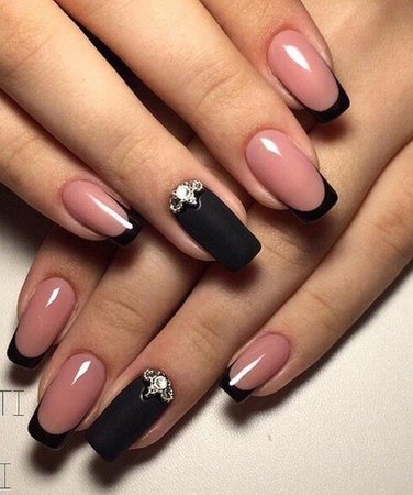 Matte-Black-and-Nude-Nail-Art-Designs-for-A-Beautiful-Bridal-Look.jpg (500×599)