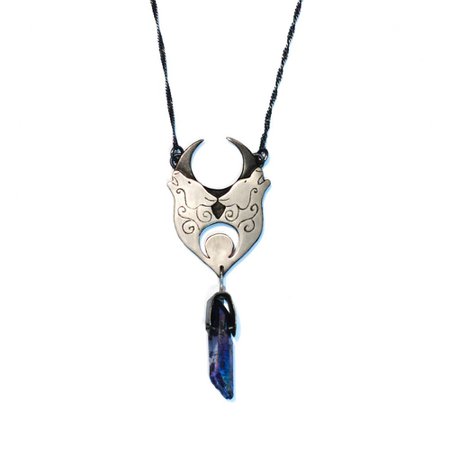 Silver howling wolf necklace with quartz crystal | Lunaria jewellery