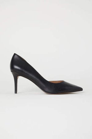 Pumps with Pointed Toes - Black