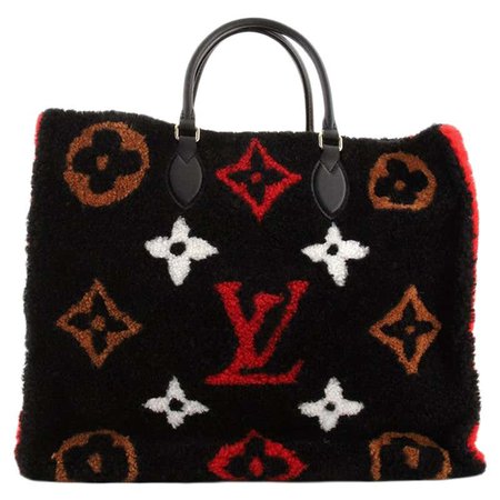 Louis Vuitton OnTheGo Tote Monogram Giant Teddy Fleece GM For Sale at 1stDibs