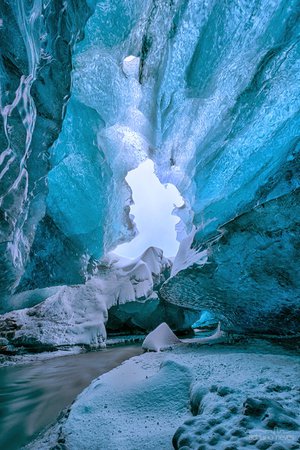 4] 6. Vatnajokull Glacier Cave in Iceland  The