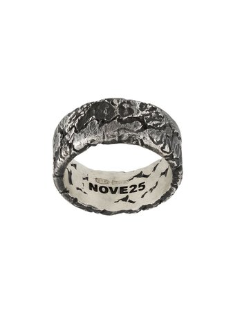 Nove25 cracked-effect Band Ring - Farfetch