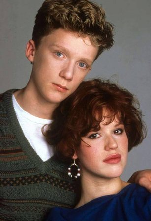 Anthony Michael Hall and Molly Ringwald. - That 80s teen movie mood