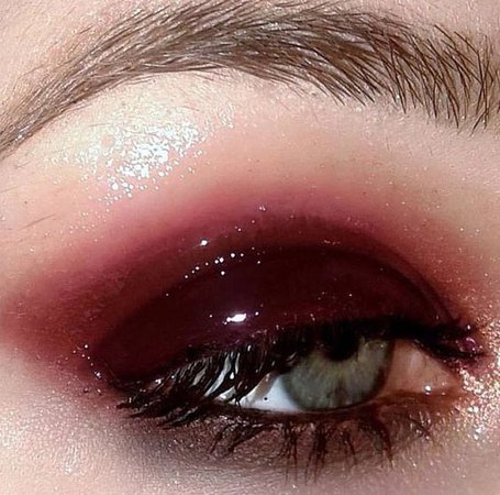 Glossy Dark Red Maroon Eyeshadow