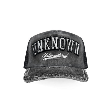 UNKNOWN LONDON | Metal Studded Cap