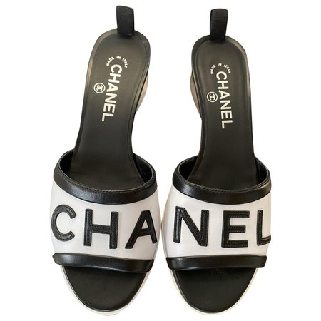 Chanel Chanel \N White Leather Sandals from Vestiaire Collective | Daily Mail
