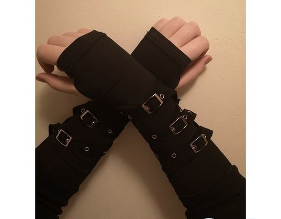 black strap gloves