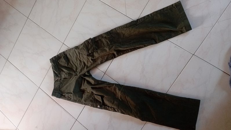 pantalón verde militar