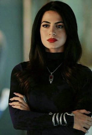 shadowhunters, emeraude toubia e isabelle lightwood immagine su We Heart It