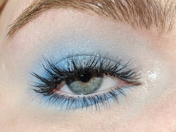 pastel blue sparkly glittery eyeshadow