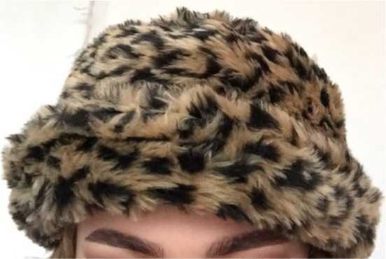 fluffy leopardprint bucket hat