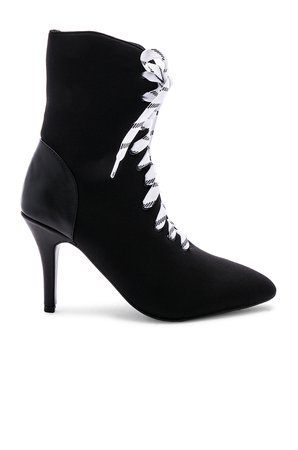 Fasten Lace Up Boot