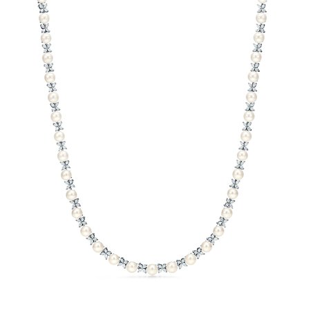 Tiffany Victoria® necklace in platinum with freshwater pearls and diamonds. | Tiffany & Co.