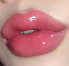 pinterest glossy lips aesthetic - Google Search