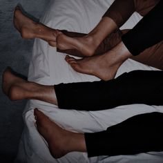 A Therapist on Polyamory and Consensual Nonmonogamy | Goop