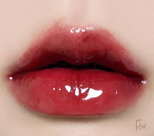 glossy lipstick