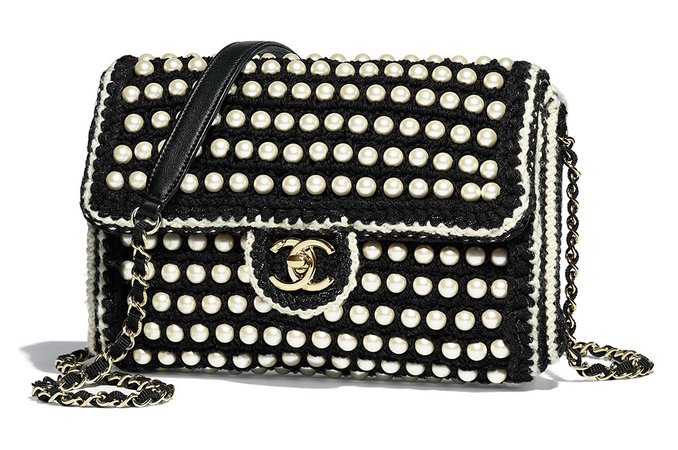 Chanel-Flap-Bag-Crochet-Pearls-POC.jpg (1000×664)