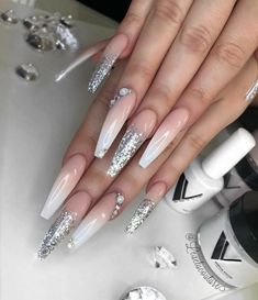 Pinterest - The Cute Acrylic Nails are so perfect for winter holidays 2018-2019! Hope they can inspire you and read the article to get t | Nails Art Desgin