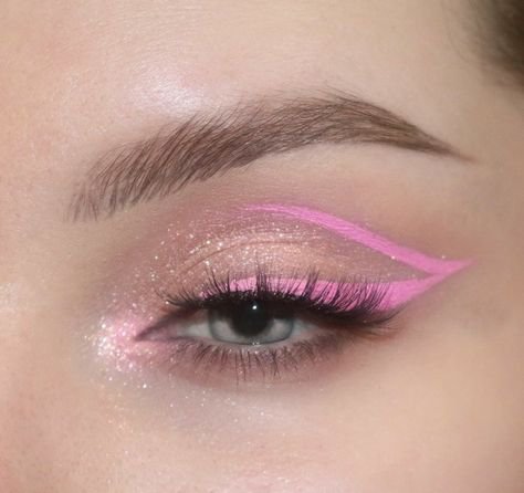 Pink Eyeliner w/ Glitter Eye Makeup