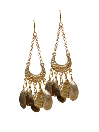 rebbie_irl’s mermaid chandelier shell earrings