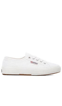 Superga 2750 Cotu Classic Sneaker en White | REVOLVE