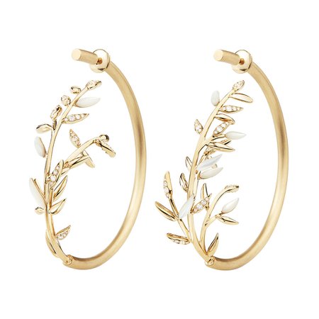 IKEBANA Hoop earrings set with mother-of-pearl and paved with diamonds, on yellow gold