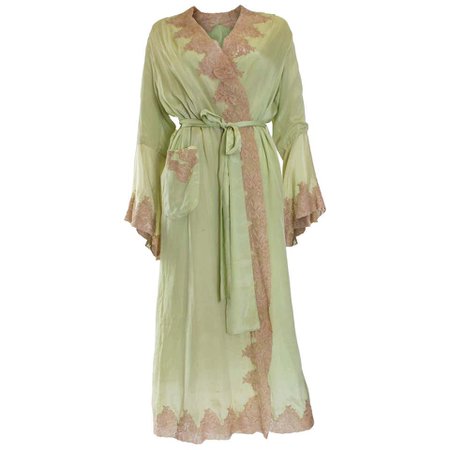 1950s Fine Silk Dressing Gown For Sale at 1stdibs