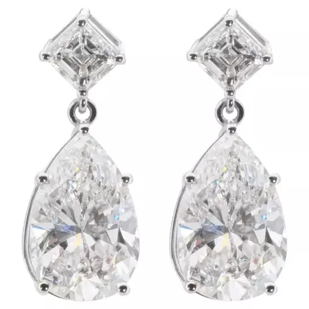 Dazzling 18k White Gold Earrings w/ 14.19 Carat Natural Diamonds GIA Certificate For Sale at 1stDibs