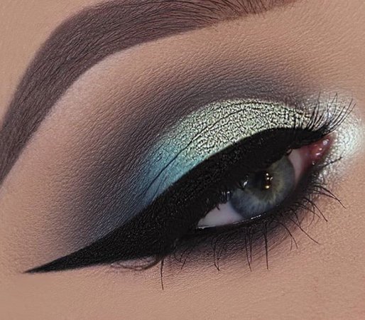 Blues Eye Makeup