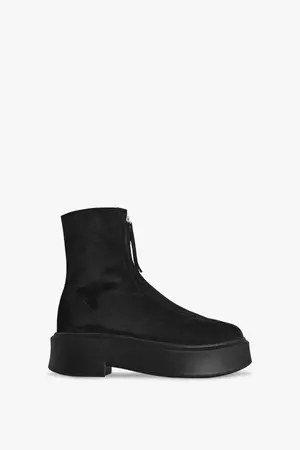 Zipped Boot I Black in Suede – The Row