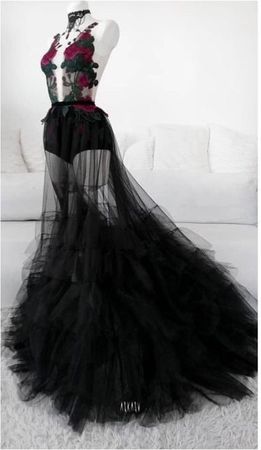 black flow dress
