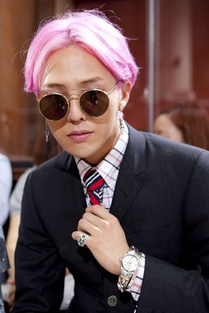 g dragon pink hair 2