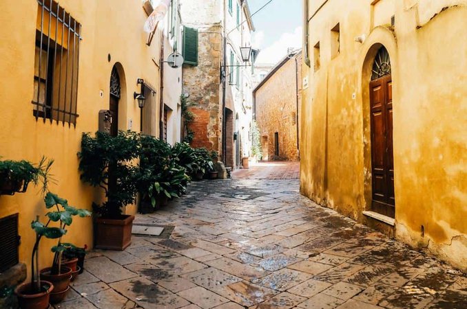tuscany streets