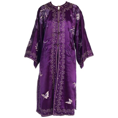 Victorian Purple Hand Embroidered Silk Satin Antique Chinese Kimono Robe Coat For Sale at 1stDibs