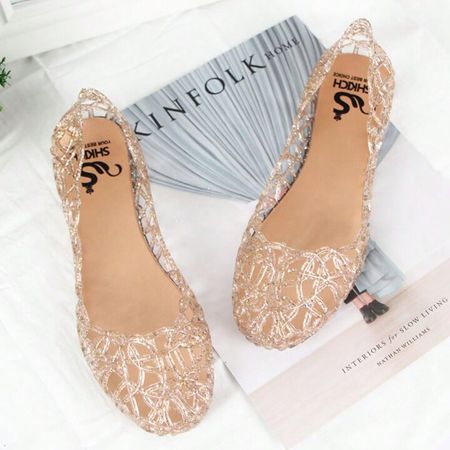 Women's Summer Hollow Out Flat Crystal Jelly Shoes With Closed Toe, Soft Beach Sandals | SHEIN