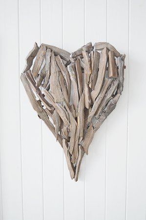 Driftwood Heart Wall Decor - The White Lighthouse