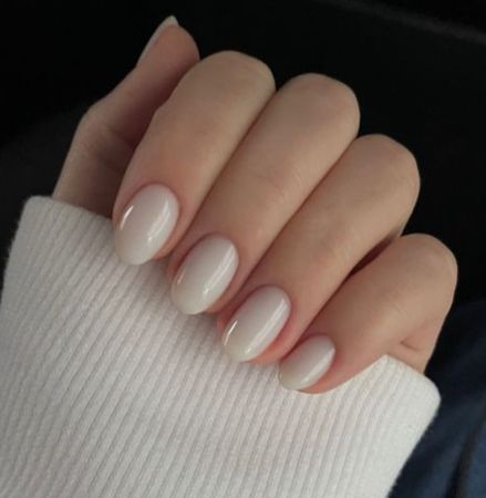 white nails almond