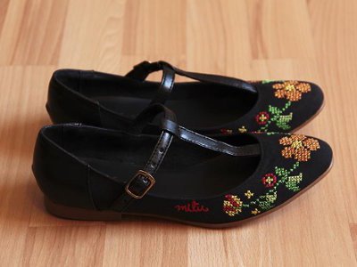 Mexican Mexico shoes traditional black