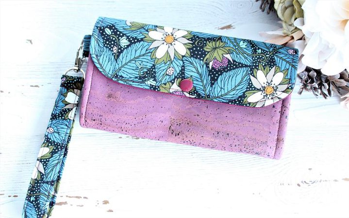 Women's Wallet Wristlet in Wild berry and burgundy Cork | Etsy