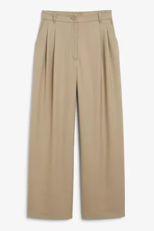 Wide leg pleated trousers - Taupe - Trousers - Monki WW