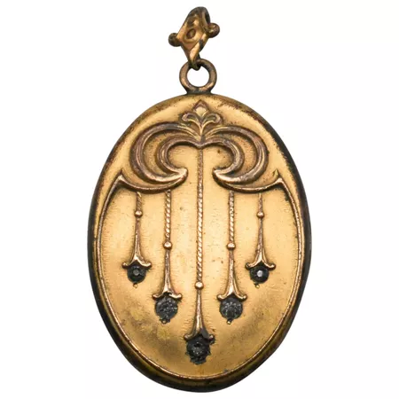 Antique Victorian Art Nouveau Locket
