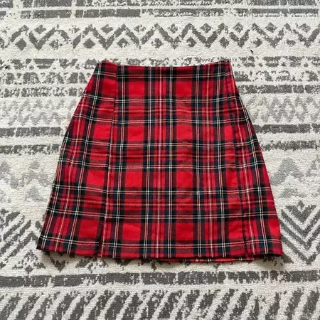 Brandy Melville Brandy Melville, Skirts, Brandy Melville Red Plaid Mini  Skirt, Poshmark