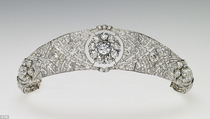 Queen Mary’s Diamond bandeau tiara
