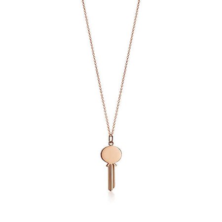 Pendente de chave oval Modern Keys Tiffany Keys em ouro rosa 18k, pequeno. | Tiffany & Co.